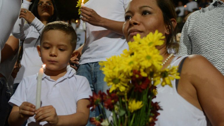 Велик момент: 100-хиляден духовен мост свърза Чапеко и Меделин