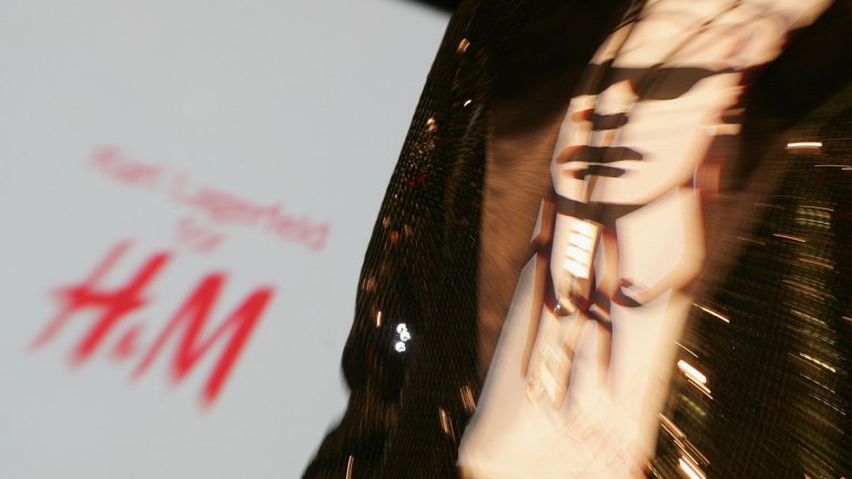 През 2004 година прави съвместна колекция с H&M. Нестандартните му решения и широкия поглед над света на модата го превръщат в икона не само в модния свят, но и в популярната култура