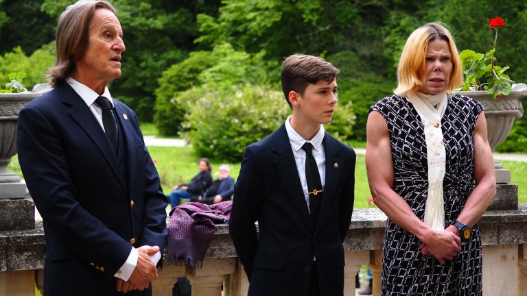 Положиха тленните останки на цар Фердинанд в двореца "Врана" (видео и снимки)