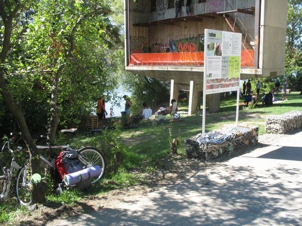 ТаблоID (превръщане на таблото от гребната база в Панчарево в своеобразна „паркова мебел")