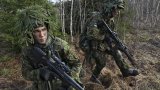 Защо Естония обмисля задължителна казарма и за жените