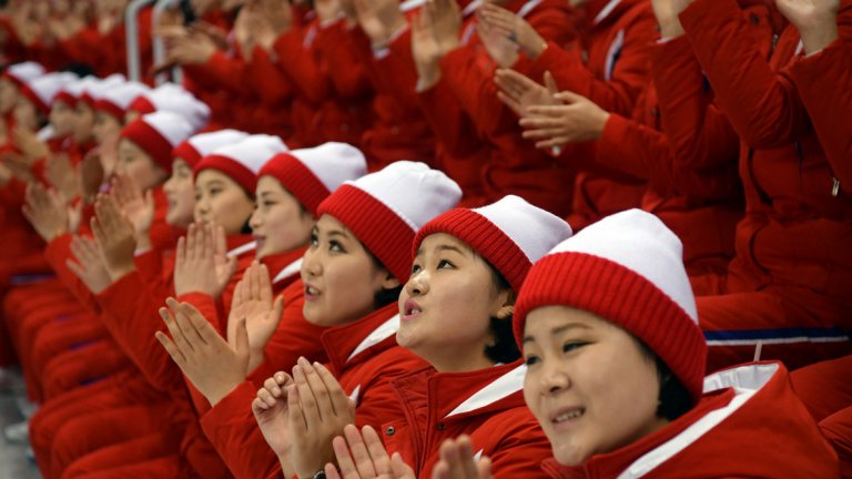 Говори се, че корейските мажоретки са избрани от престижни университети на базата на "външен вид и идеология"
