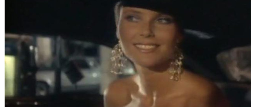 Кристи Бъркли във видеото на мъжа си Били Джоуел - Uptown Girl