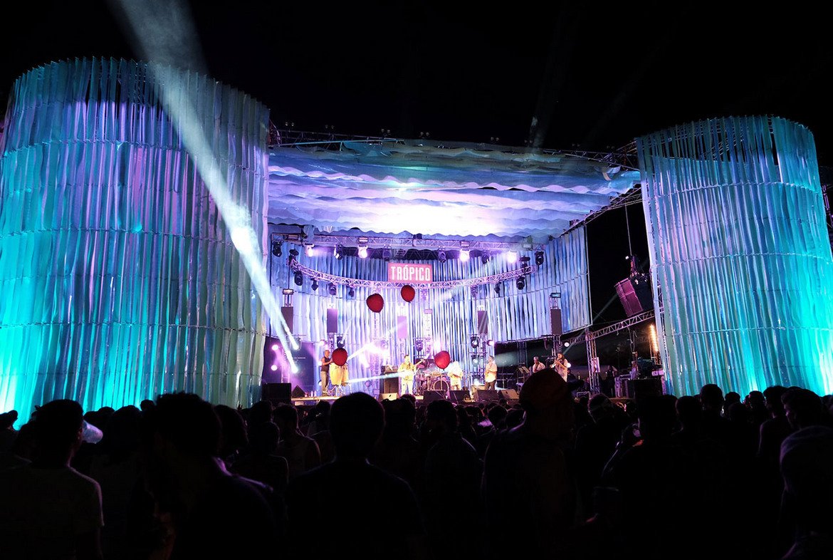 Пищните музикални фестивали в Мексико - пир по време на нарко войни