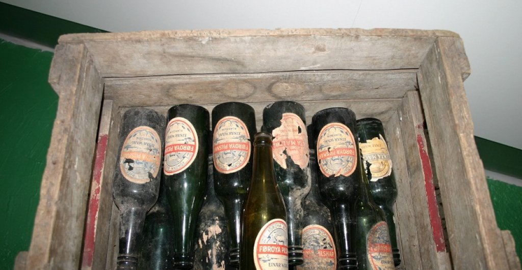 Old_Faroese_beer_bottles