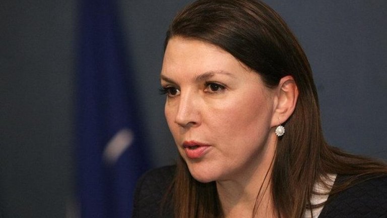 Бетина Жотева ще заеме поста на Анюта Асенова, която влезе в СЕМ през 2008 г. по предложение на президента Георги Първанов
