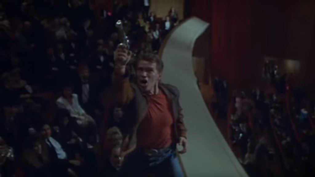 \"Последният екшън герой\" (1993) 
Дълго време изглеждаше, че Арнолд Шварценегер не може да сбърка. И после се появи \"Последният екшън герой\". 