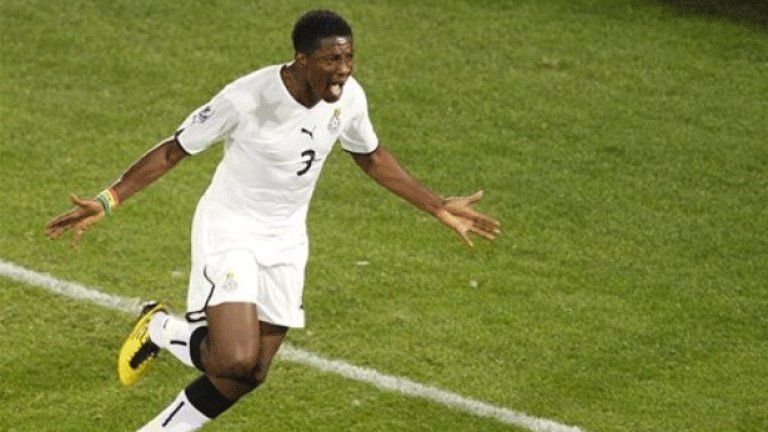 Асамоа Гиан е козът в нападението на "черните звезди"