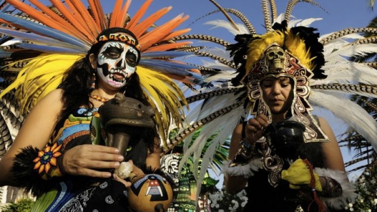 Dia De Los Muertos или Денят на Мъртвите е един от най-страховитите и същевременно големи фестивали в Мексико