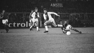 1280px-Jan_Mulder_(midden)_in_actie,_Bestanddeelnr_926-7782