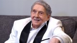 Той е починал в дома си в Мемфис, щата Тенеси.
