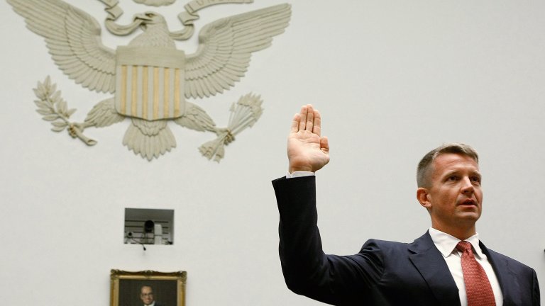 Самолет на Ерик Принс е продавал билети за самолет, извозващи хора от страната