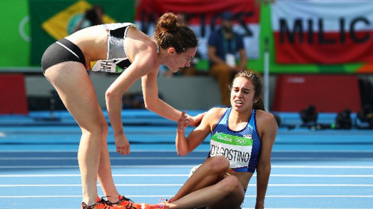 Наградата „Пиер дьо Кубертен“
Истинският олимпийски дух се показа в сериите на 5000 м при жените. Американката Аби Д`Агостино и Ники Хамблин от Нова Зеландия паднаха.  Д`Агостино успя да се изправи, но не продължи да тича, а помогна на Хамблин да се върне на краката си. Но американката бе контузена и й бе трудно да завърши, затова двете с Хамблин си помагаха до финалната линия. Впоследствие двете получиха наградата за феърплей на името на Пиер дьо Кубертен.