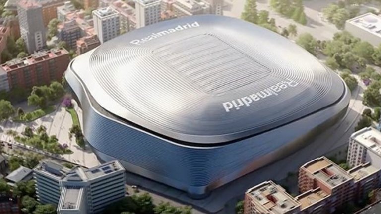 "Сантяго Бернабеу", Мадрид (Испания)
Както и може да се очаква, идеите на "кралския" клуб са грандиозни и се очаква 13-кратният шампион на Европа в съвсем близко бъдеще да разполата с най-модерния футболен стадион на планетата.
