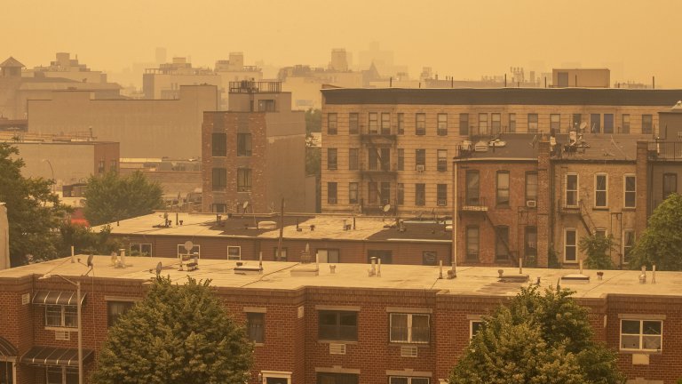 Жълта мъгла над САЩ заради дима от огромните пожари в Канада