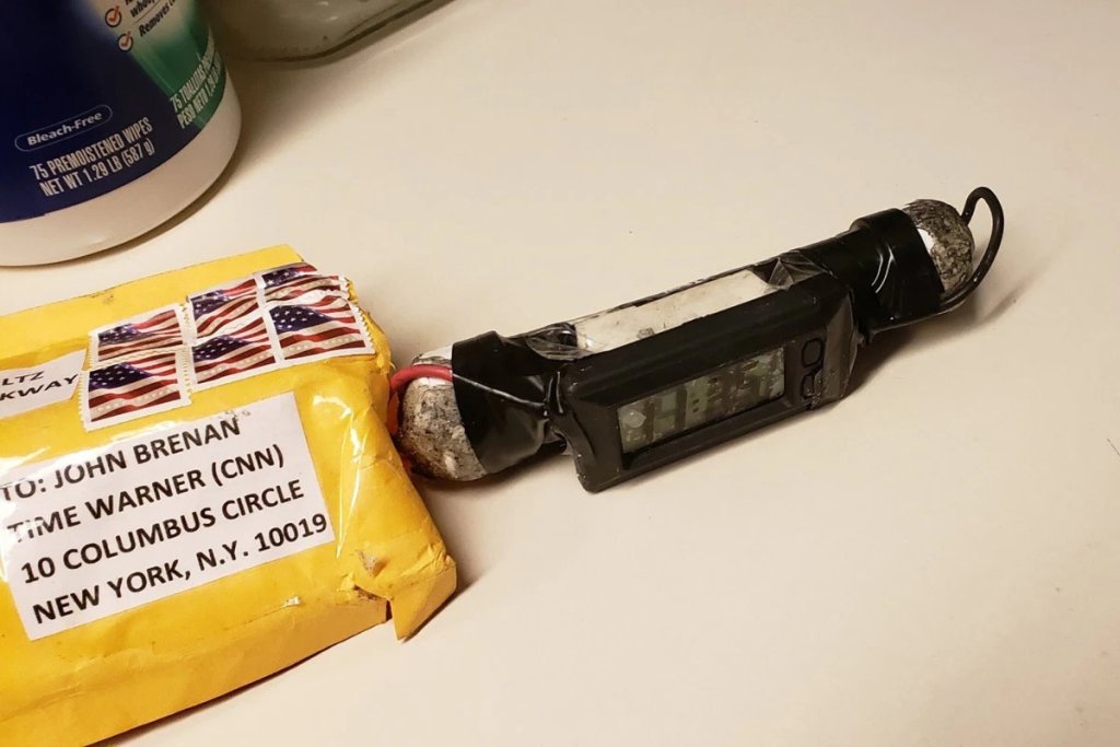 181025-cnn-bomb