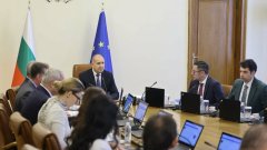 Кабинетът има планове за "радикални мерки" срещу младежката престъпност