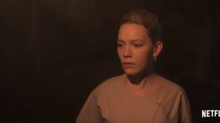 С излизането на The Haunting of Bly Manor в Netflix имаме възможност да си припомним удоволствието от наистина добрия хорър сериал. 
Шоуто, своеобразно продължение на The Haunting of Hill House разказва за млада американска учителка, която попада като гувернантка на две деца - брат и сестра, останали осиротели. Те живеят в прелестното имение Блай и макар на пръв поглед всичко да изглежда перфектно, скоро започват да се показват проблеми, които съвсем не са от този свят. Определено си заслужава гледането. Извън сериала на Майк Фланаган обаче жанрът на ужасите предлага някои доста интересни попадения като шоута.