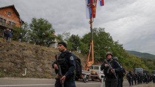 Местни и външни политически сили експлоатират национализма и създават кризисни ситуации