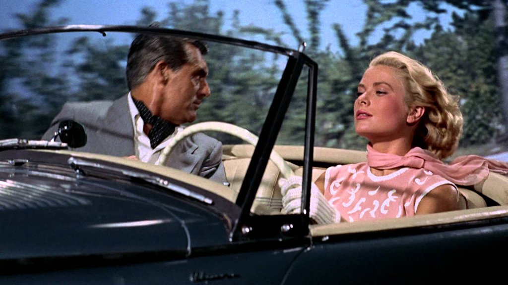 To Catch a Thrief, 1955
Хичкок е имал слабости към много актриси, но Грейс Кели е една от малкото, за които прекосява океана, за да я привлече към свой филм. Тя вече е принцеса и е принудена да му откаже. 3 от филмите й са режисирани от Хичкок, после