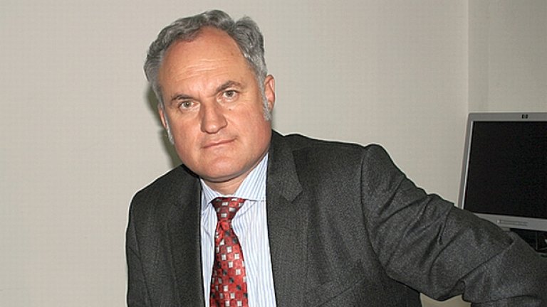 Кольо Парамов подаде оставка като съветник на премиера, след като бе обявен за "по-опасен от Михов"