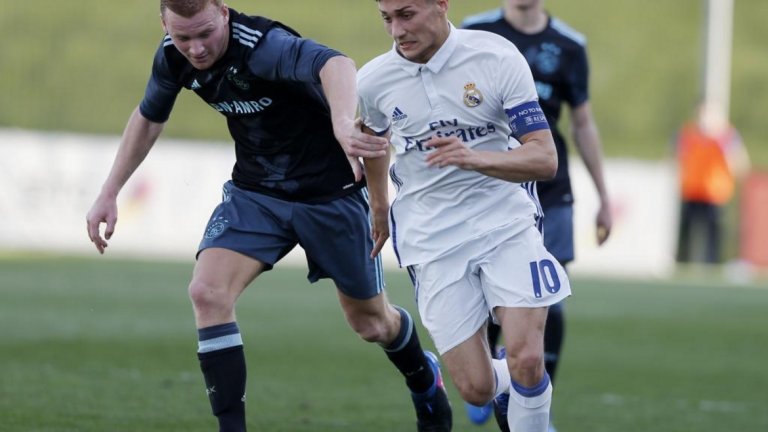 Оскар Родригес, 19 г.
Слави се като перлата в отбора на Гути, дори вече се заговори за интерес към него от отбори от Висшата лига. Атакуващият полузащитник е част от академията вече осем години и неслучайно бе селектиран от Зидан. Навърши 19 г. само преди дни, на 28 юни.