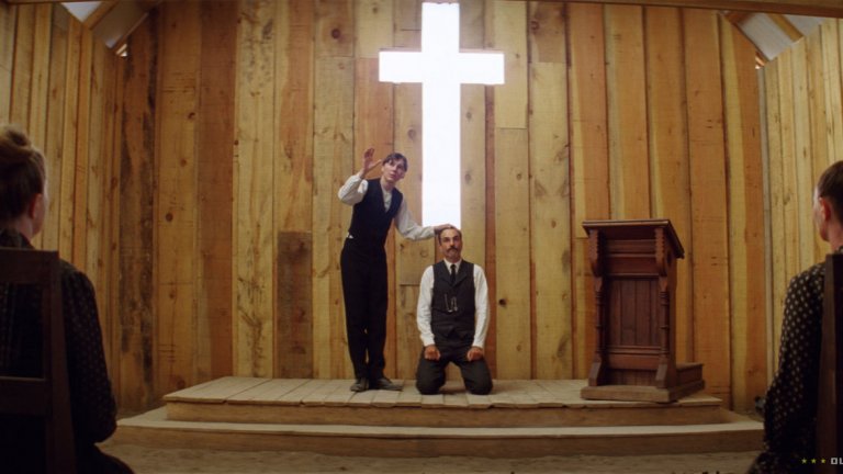 Точно както „Ще се лее кръв“ не е просто история за финансовия успех и моралния фалит на американски капиталист от началото на XX век. Филмът оперира на митологично ниво, зарежда мозъка с образи и звуци отвъд очакваното и традиционното. Всеки безупречно прецизен кадър е плътен и наситен като в същото време загатва за целия богат свят, който излиза извън пределите му.