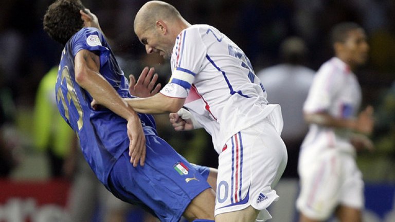 16. Франция - Италия
Двата отбора си имат стара футболна история, която ескалира на световното през 2006 г., когато Зинедин Зидан удари Марко Матераци с глава.