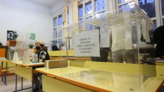 Бойко Борисов гласува в Банкя