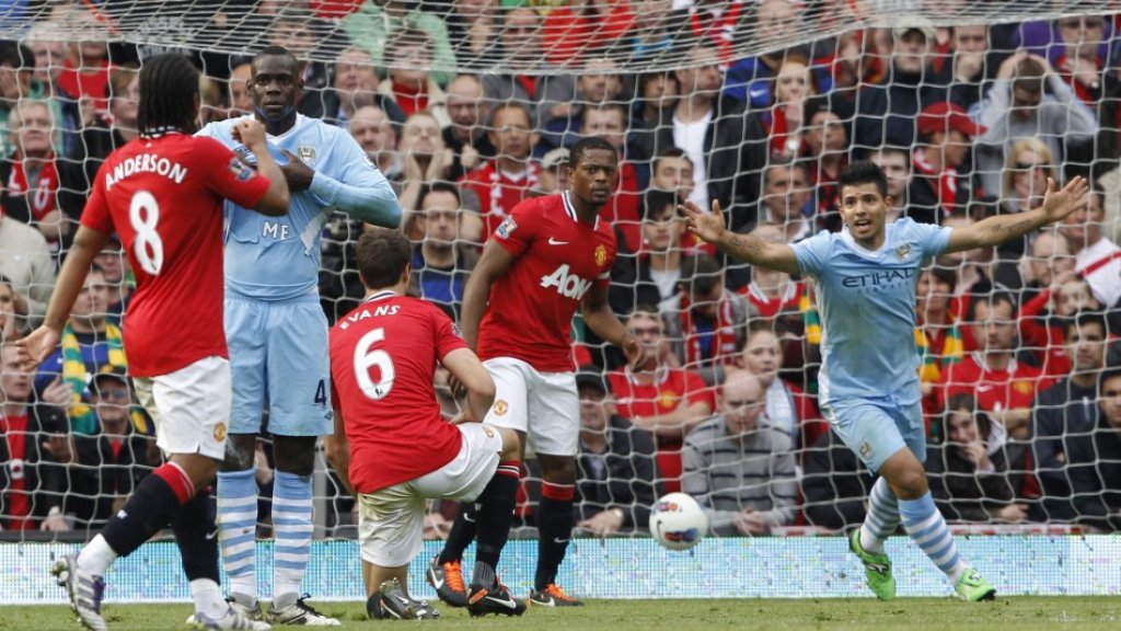 268518-manchester-united-v-manchester-city-a-flashback