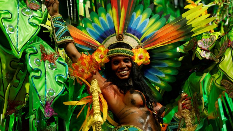 Карнавалът започна - Рио де Жанейро се отдава на парти и самба (снимки)