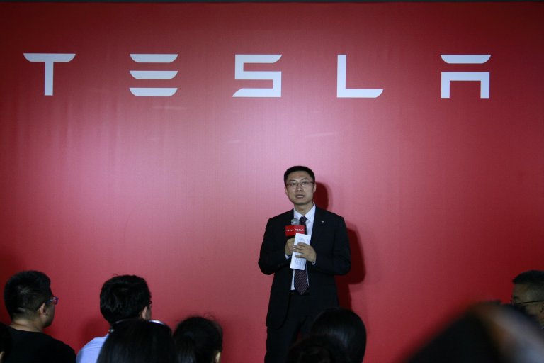 Том Жу има реномето на стриктен и строг ръководител, като сега той ще стане вторият по власт човек в Tesla.