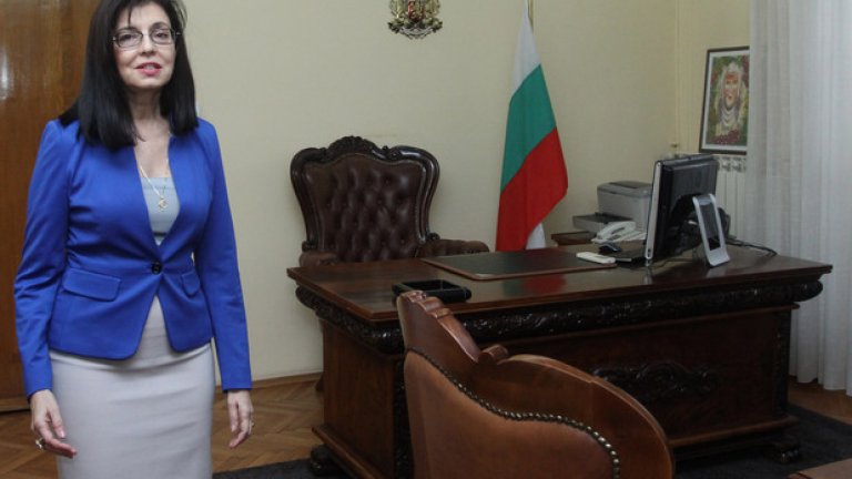 Все още не е ясно какви кадрови промени ще направи Кунева в екипа на Министерството на образованието