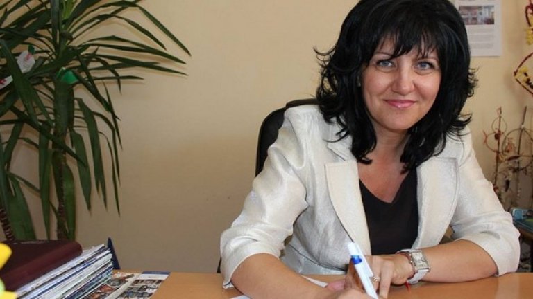 Декларацията на ГЕРБ, изчетена от Цвета Караянчева, завърши с цитати от Лев Толстой и благодарности за Руско-турската война