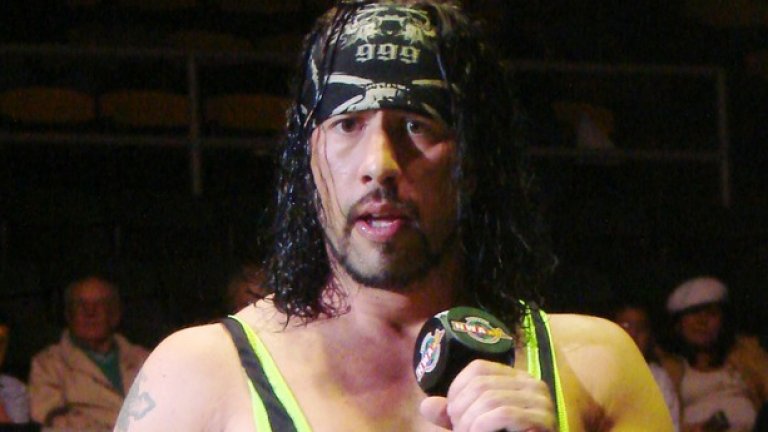 Екс-Пак
Екс-Пак има титли в кеча в WCW, WWE и TNA, а той получи допълнителна слава при появата си в първия секс запис на друга кеч звезда – Чайна. Филмчето пожъна страхотен пазарен успех, а по-късно Чайна пусна и продължение.