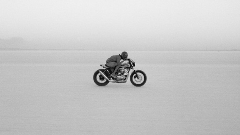 The Greasy Hands Preacher

Този документален филм от 2014 г. изследва страстта на мотоциклетистите ентусиасти, които са намерили своя път към щастлив живот. Заснет е в Калифорния, Юта, Индонезия, Испания, Шотландия и Франция.