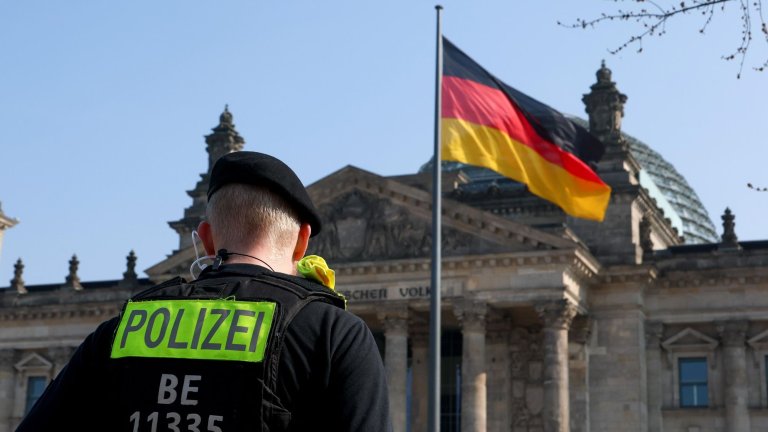 При задържането си тя е простреляна от полицията и впоследствие е починала