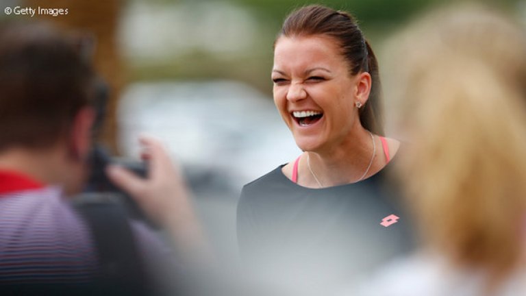 Агнешка Радванска обаче не спря да се хили.