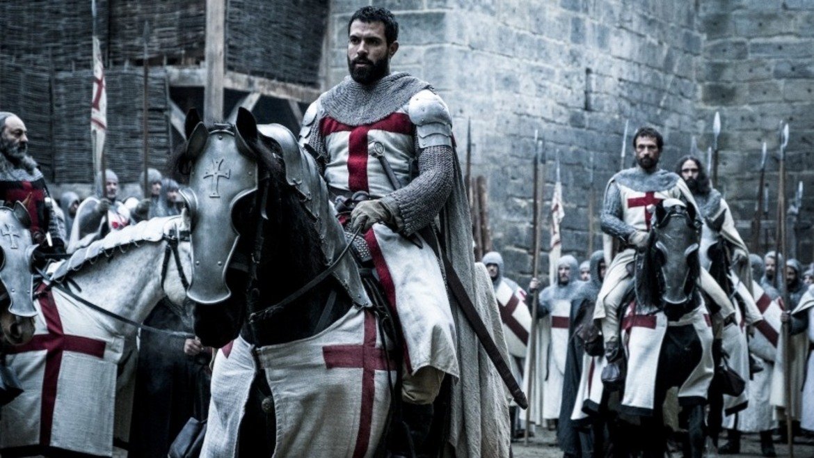 Knightfall
За опита на History Channel да създаде интересен сериал за краха на ордена на тамплиерите по време на френския крал Филип IV Хубави определено може да се каже, че пропусна целта. Самата идея е добра, но изпълнението й носи най-големия порок в развлекателния бизнес - просто беше скучно. Въпреки наличието на мистерия и битки, действието в сериала се движеше толкова бавно и неубедително, че отблъскваше. Въпреки това Knightfall ще има своя втори сезон, който се очаква през 2019-а. 