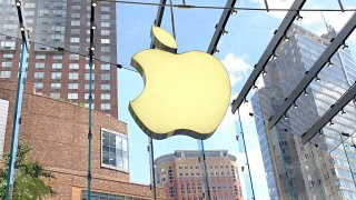 Apple Quarterly Profit Falls 27 Percent On Weak iPhone Sales