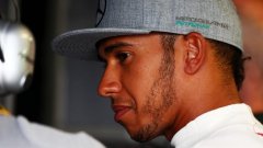 Шефовете на Mercedes са готови с оферта към новия световен шампион във Формула 1 Люис Хамилтън