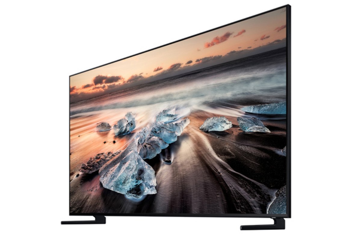 Samsung Q900 8K

Samsung придава ново значение на термина "домашно кино" - 85-инчовият телевизор Q900 8K, който беше обявен в края на 2018 г., сега се сдоби с едноименен 98-инчов "по-голям брат". Идеално попълнение за онези, които разполагат с 2-метрова стена за запълване...


