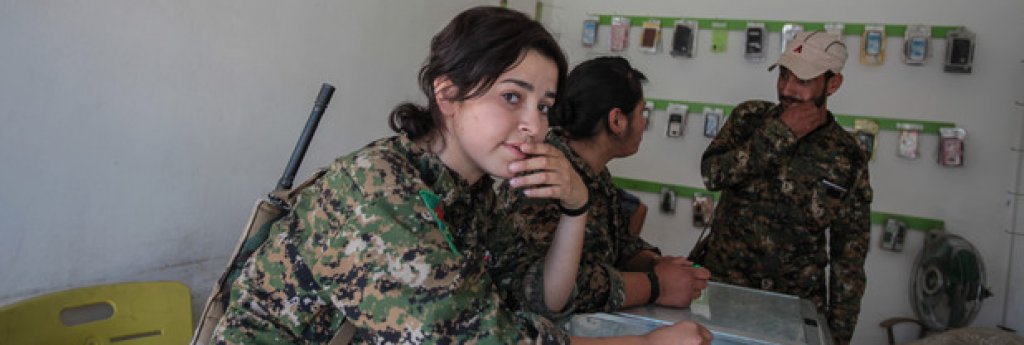 Доброволки в кюрдските редици