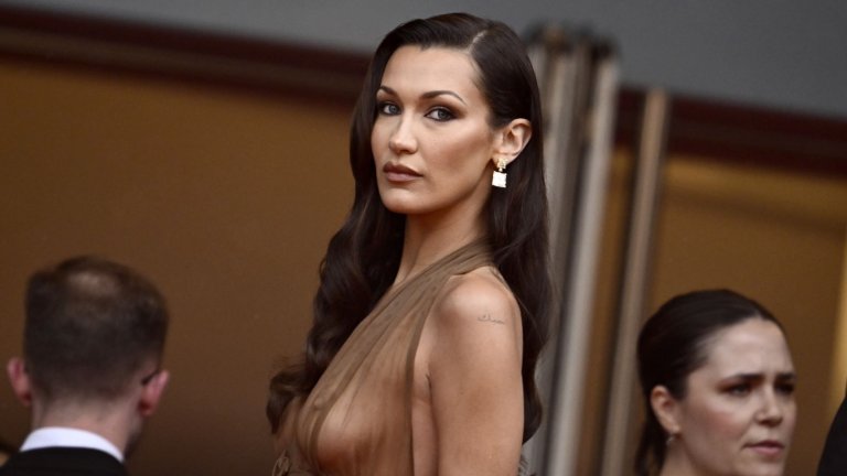 Бела Хадид
В интервю за списание InStyle Бела сподели, че през 2022 г. покрай отбелязването на Dry July (“сухият” юли) е решила да провери колко дълго може да издържи, без да близва алкохол. Моделът издържа на предизвикателството вече 2 години.