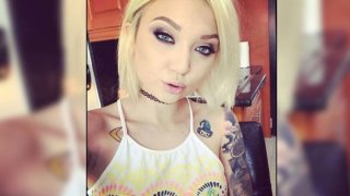 Смъртта ѝ идва след седмици на онлайн тормоз срещу нея заради гола снимка на фона на графит с Джордж Флойд