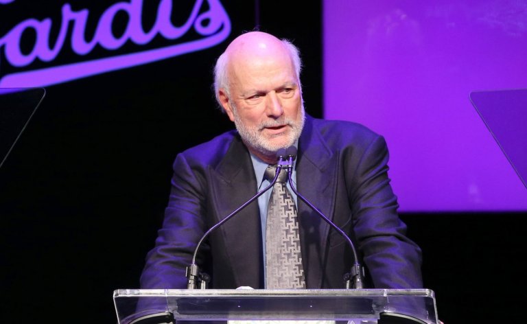 Джеймс Бъроуз е режисирал епизоди на някои от най-легендарните комедийни сериали, включително и "Приятели".