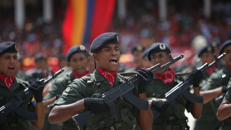 Кризата в страната накара лидерите в региона да преосмислят ролята на армията