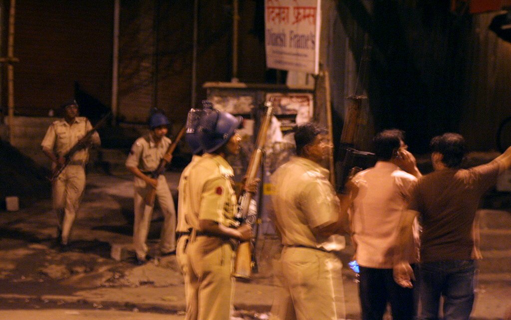 Mumbai_attacks_vinu_image01-crop