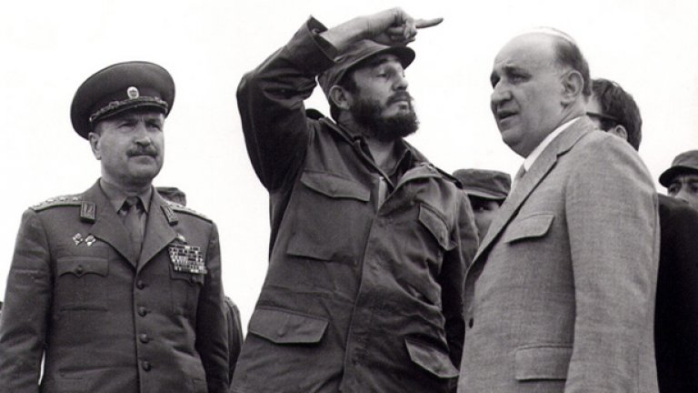 Живков и Кастро, кадър за историята
