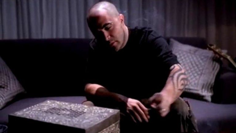 Staind - It's Been Awhile
(НЕ)Официален носител на титлата "Любимо парче за депресиране след скъсване с гаджето" за 2001 г. Днес малко е поизгубило този си чар, но 20 години по-късно вече не сме и тийнейджъри, дето да се депресират за такива неща. Нали?